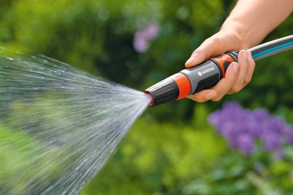 Manguera Classic 20m 1/2 Con Kit De Riego Gardena 1800820 - Imagen 2